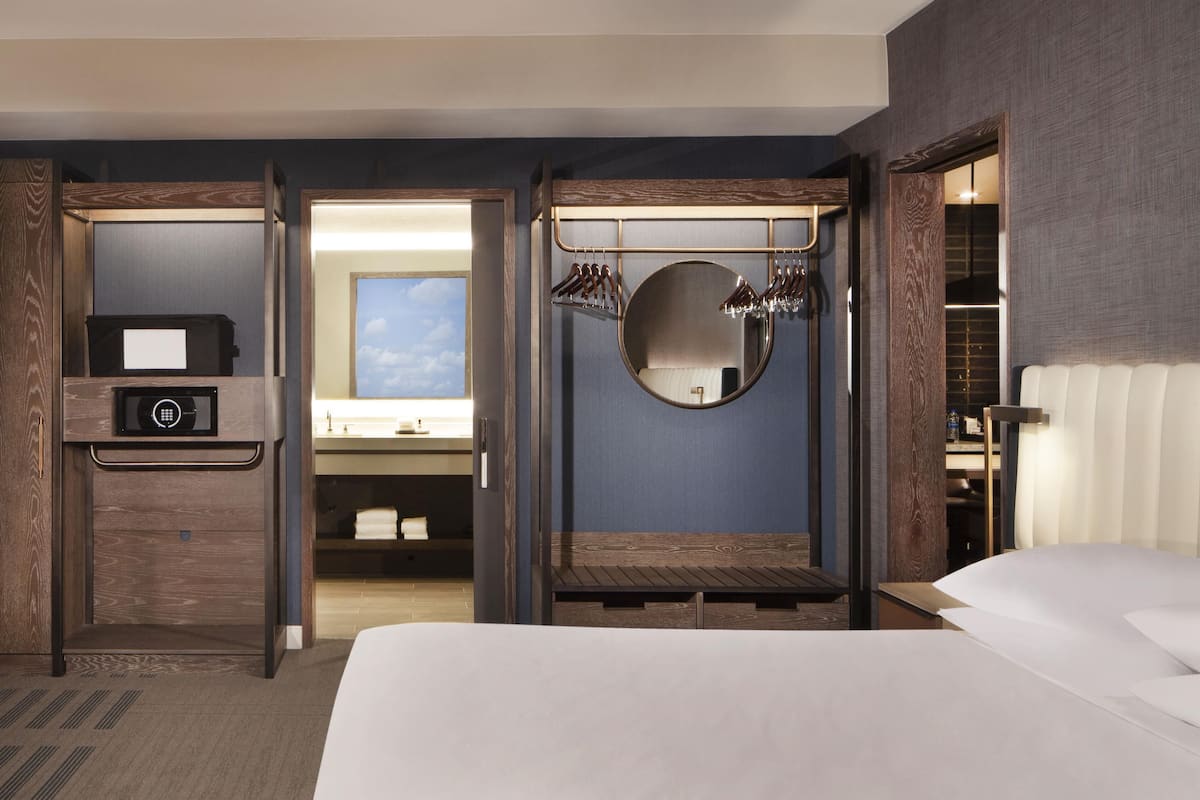 Suite (Regency) | Ropa de cama de alta calidad y caja de seguridad en la habitación