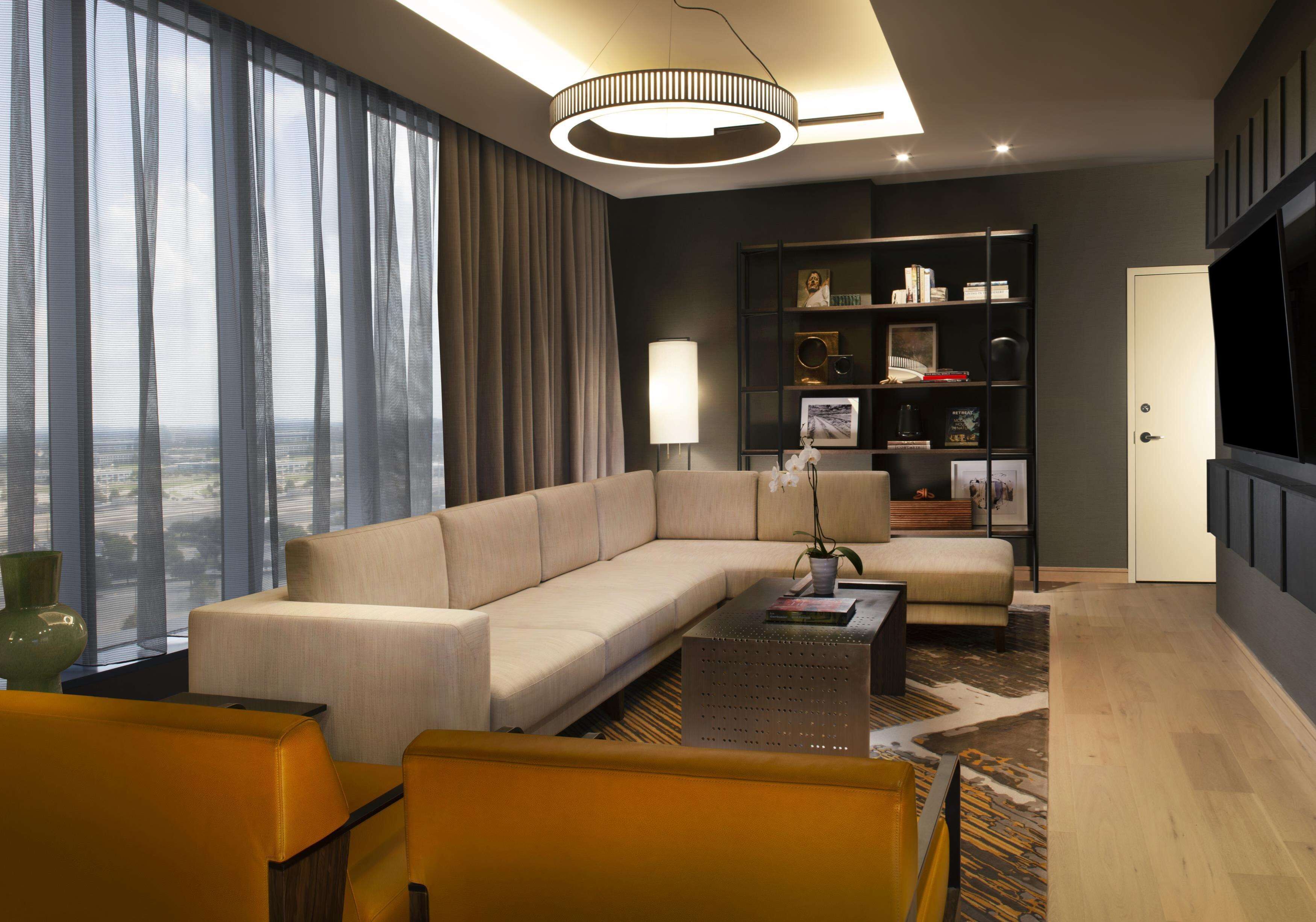 Premium bedding, in-room safe, desk, laptop workspace