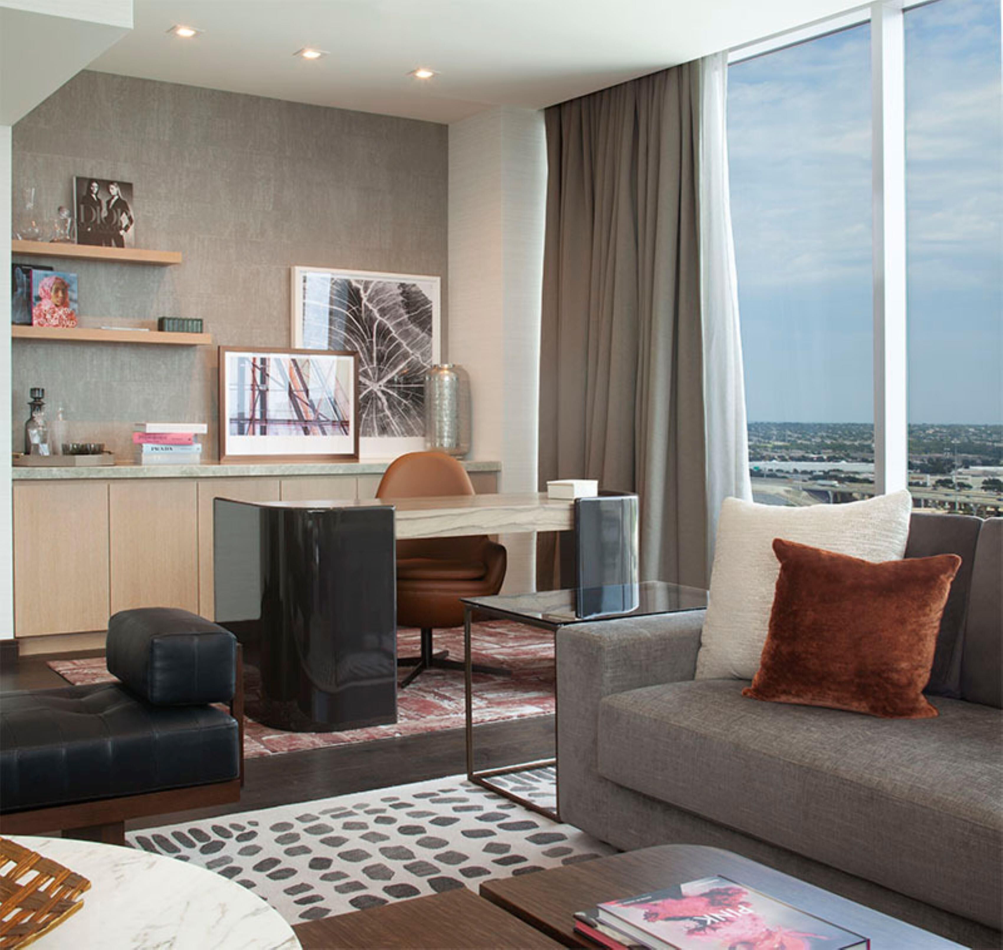 Suite presidencial | Ropa de cama de alta calidad y caja de seguridad en la habitación 