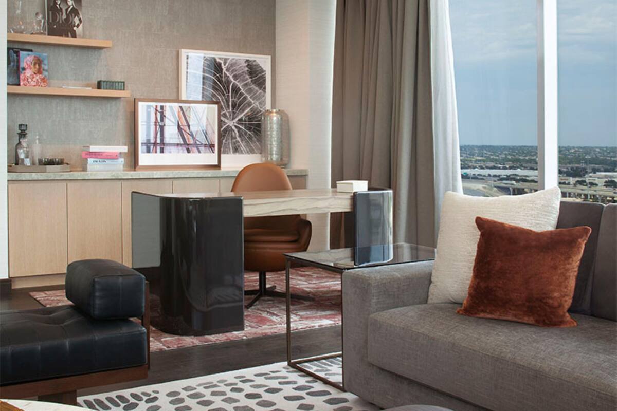 Suite presidencial | Ropa de cama de alta calidad y caja de seguridad en la habitación