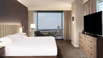 Premium bedding, in-room safe, desk, laptop workspace