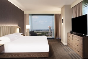 Premium bedding, in-room safe, desk, laptop workspace