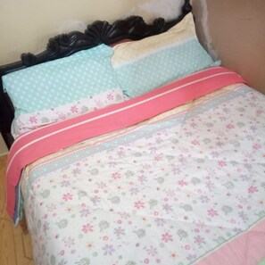 Dobbeltrom | Skrivebord, wi-fi (inkludert) og sengetøy