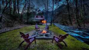 Chalet rustique, 3 chambres | Terrain de l’hébergement 