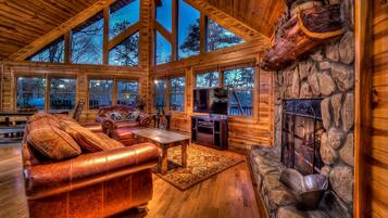 Cabin, 3 Bedrooms | Living room