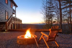 Cabin, 3 Bedrooms | Property grounds
