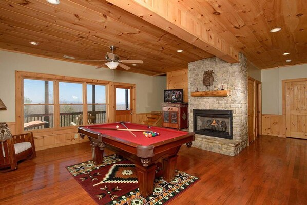 Billiards - Hoot Owl View by Escape to Blue Ridge (Morganton)
