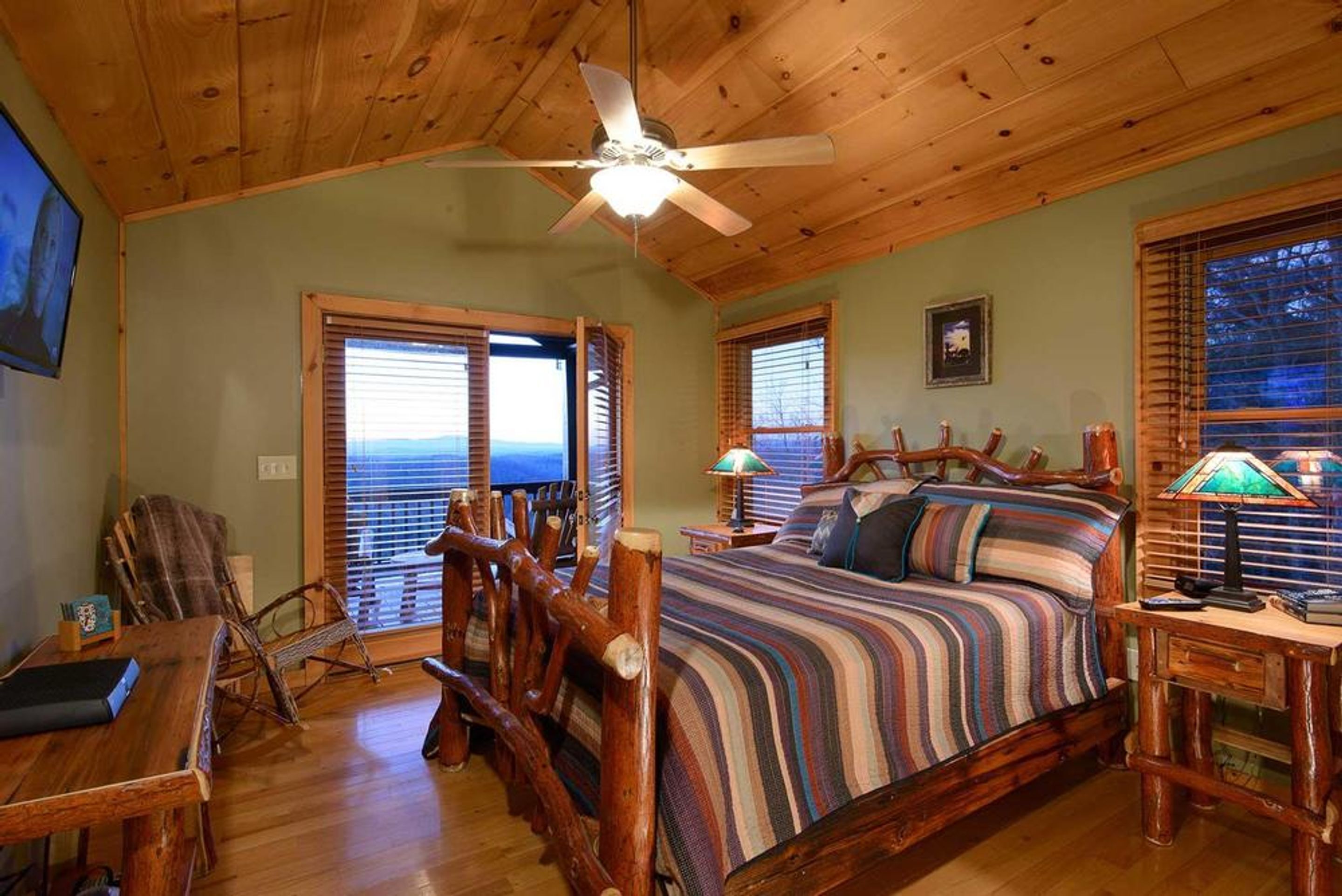 Cabin, 3 Bedrooms | 3 bedrooms, iron/ironing board, free WiFi, bed sheets