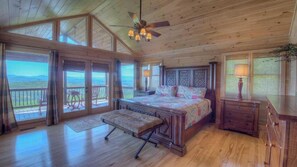 Chalet rustique, 3 chambres | 3 chambres, décor unique, ameublement unique, fer et planche à repasser