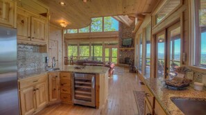 小屋, 3 間臥室 | 私人廚房 | 電冰箱、微波爐、爐台、洗碗機