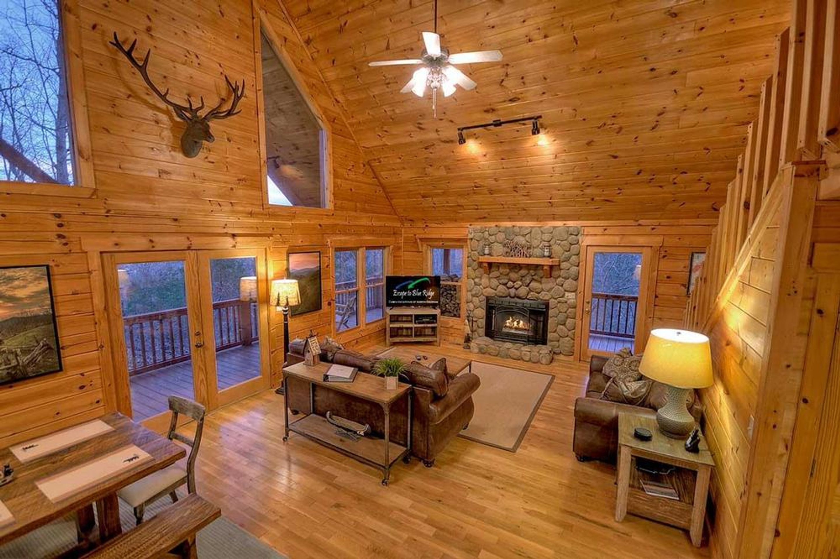 Cabin, 3 Bedrooms | Living room | TV