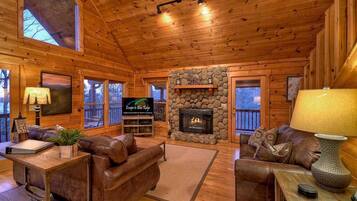 Cabin, 3 Bedrooms | Living room | TV