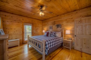 Room - Green Pine Cabin by Escape to Blue Ridge (Mineral Bluff)