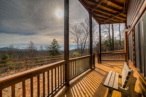 Cabin, 4 Bedrooms | Balcony