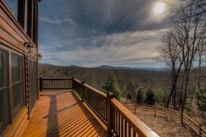 Balcony - Green Pine Cabin by Escape to Blue Ridge (Mineral Bluff)