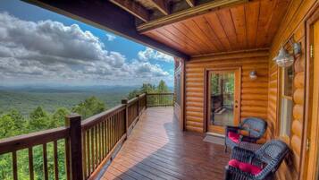 Cabin, 5 Bedrooms | Balcony