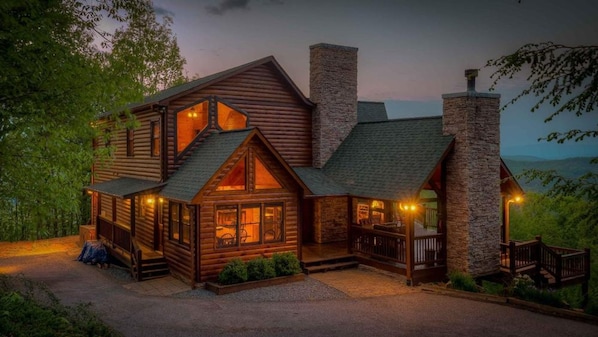 Cabin, 5 Bedrooms | Exterior