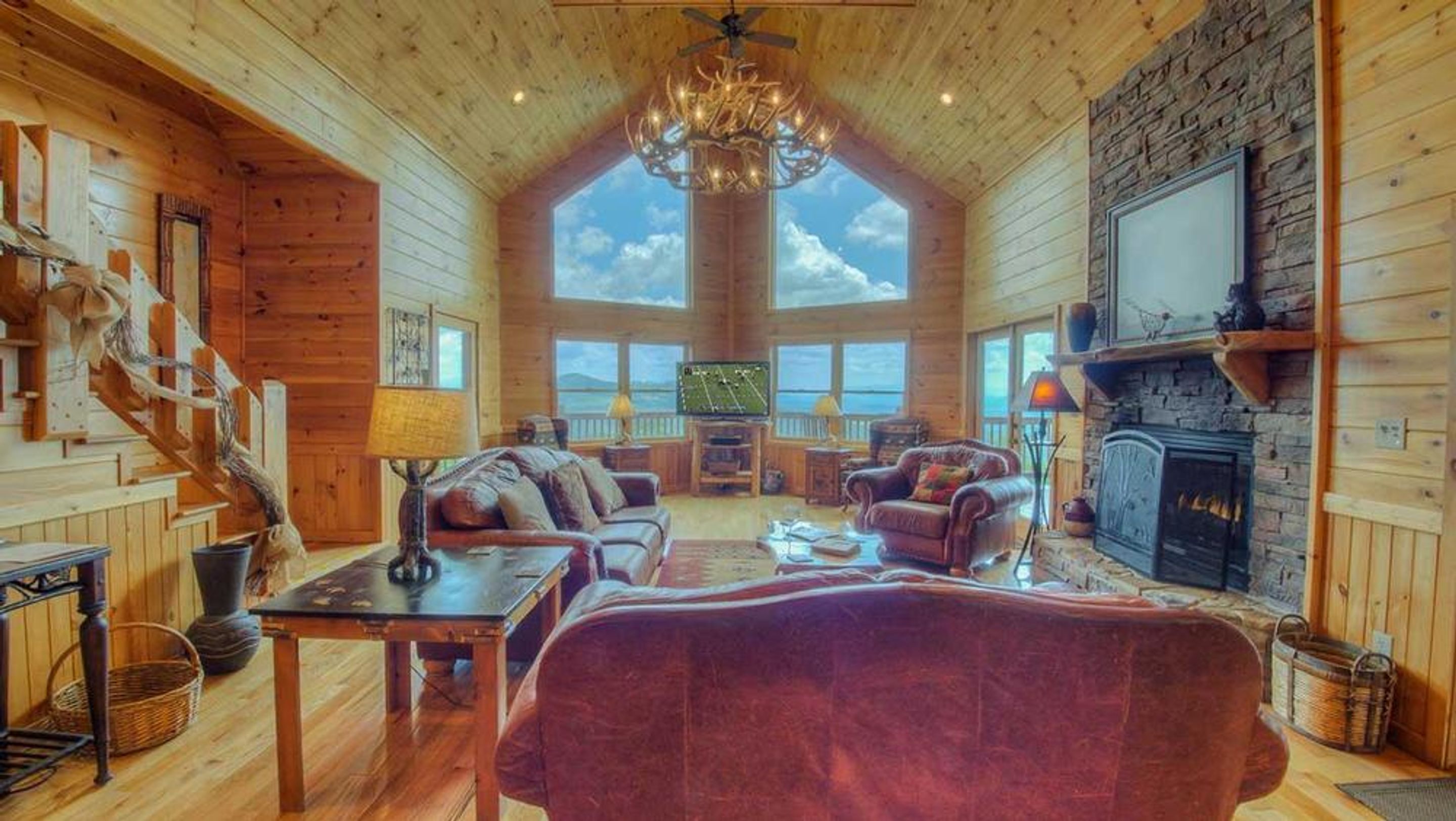 Cabaña, 5 habitaciones | Sala de estar | Televisión 