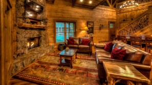 Cabin, 4 Bedrooms | Living room
