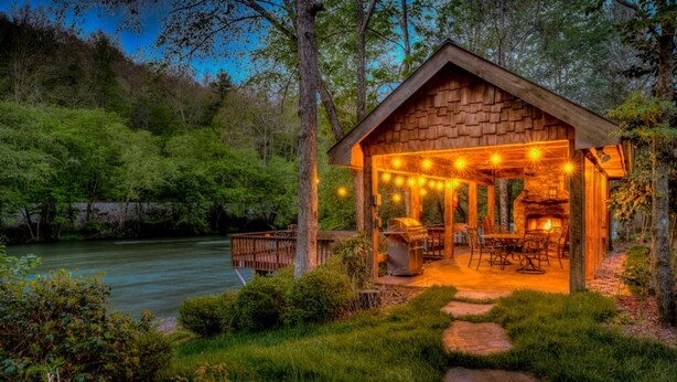 BBQ/picnic Area - Hooked On Toccoa by Escape to Blue Ridge (Mineral Bluff)