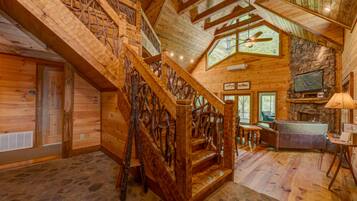 Cabin, 4 Bedrooms | Living room | TV