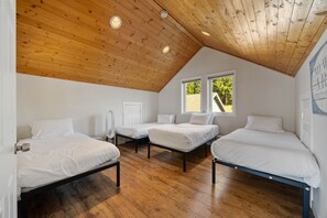 5 makuuhuonetta, silitysrauta/-lauta, vauvan matkasänky, ilmainen Wi-Fi