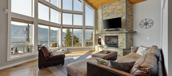 Spacious Lakeview Retreat w/ Hot Tub & Game Room!