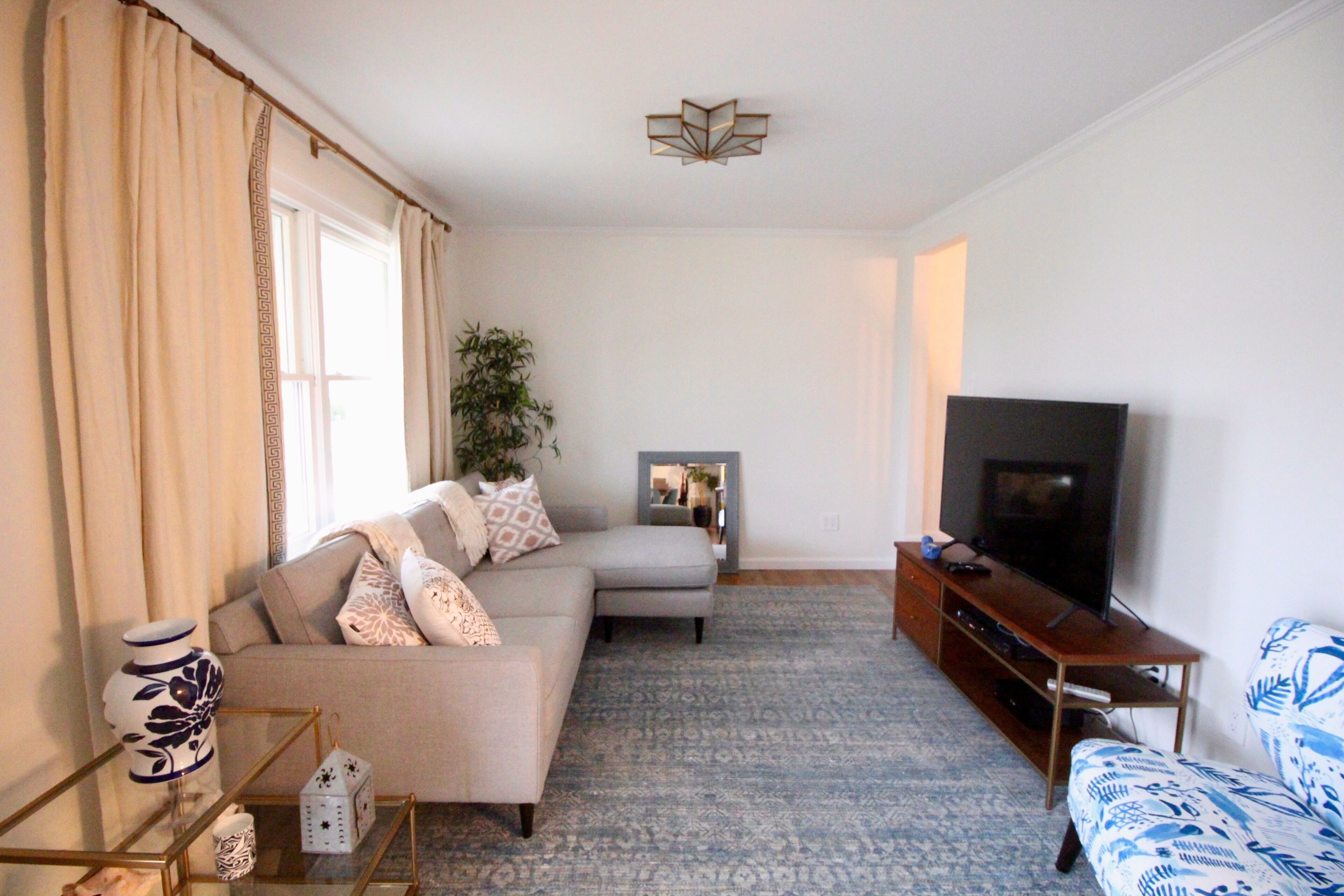 Mattituck Beach Gem. Spacious & Gorgeously Renovated Beach House Steps to Bay.