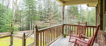 Carrie`s Cottage- Hot Tub, Firepit, Covered Deck, 11 mins to Natural Bridge