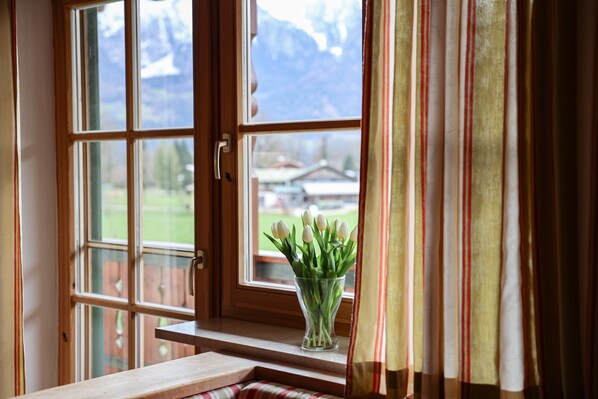 Interior - Ferienwohnung 1, 2 Personen, Balkon, 50 qm, Wohn- und Schlafraum getrennt (Schönau am Königssee)