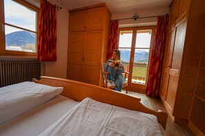 1 bedroom, Internet, bed sheets - Ferienwohnung 1, 2 Personen, Balkon, 50 qm, Wohn- und Schlafraum getrennt (Schönau am Königssee)
