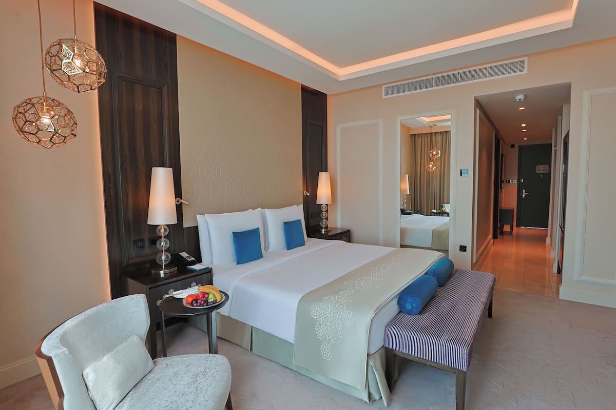 Premium bedding, minibar, in-room safe, desk