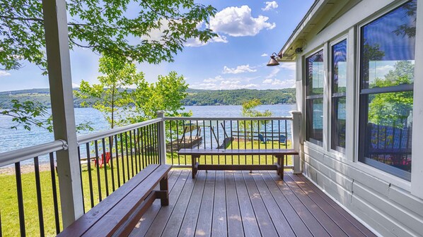 Terrace/patio - Willow Point: Location,Location,Location! (Hammondsport)