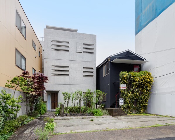 Exterior - Shinjuku Garden House (Tokyo)