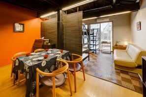 Individually decorated, individually furnished, iron/ironing board - Shinjuku Garden House (Tokyo)