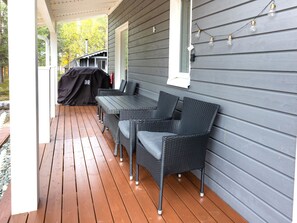 تناول الطعام بالخارج