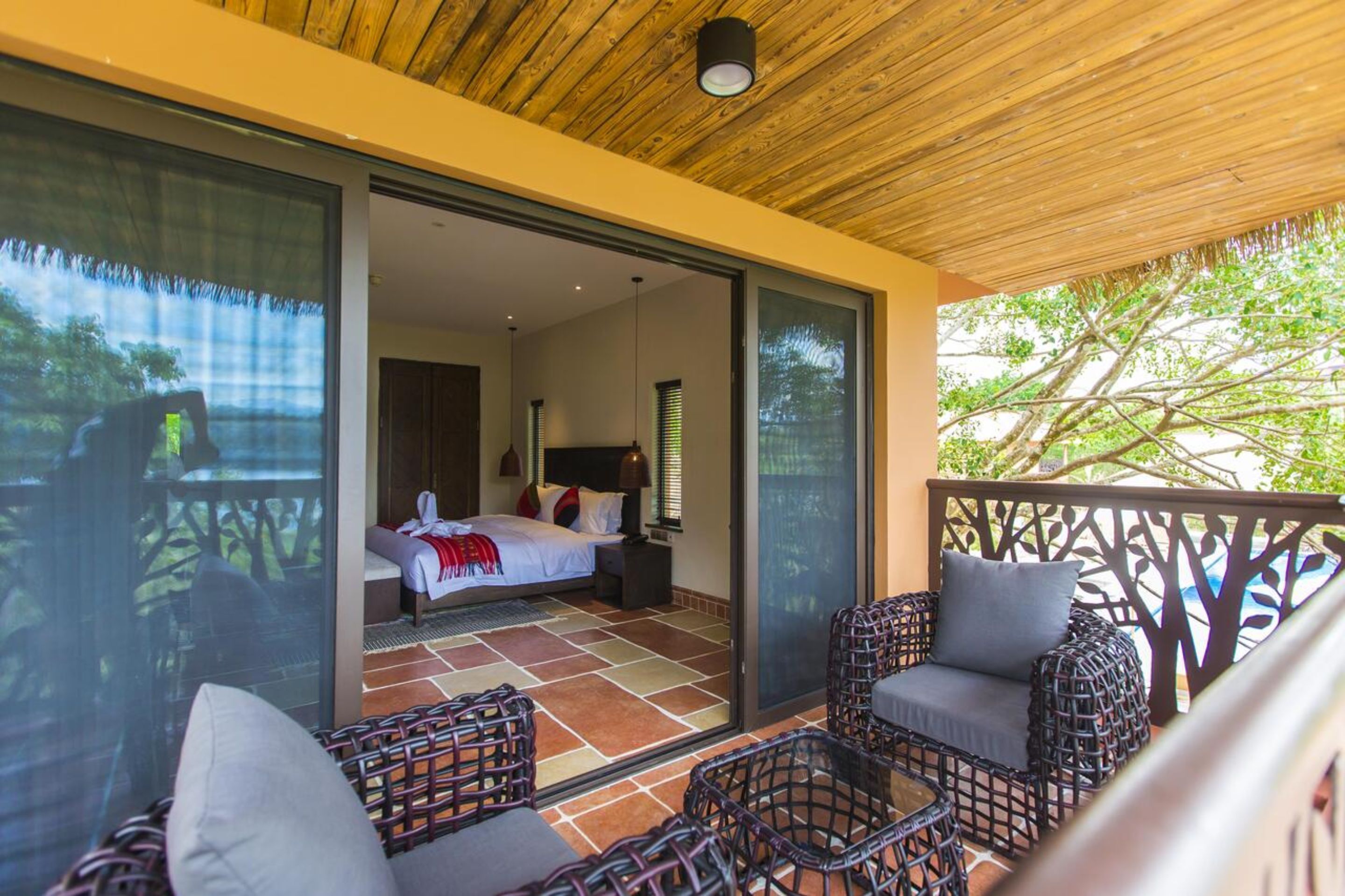 エクスクルーシブ ヴィラ 3 ベッドルーム | バルコニー