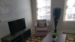 Apartment, 1 Bedroom | Living area - Thomas Jefferson Towers (Birmingham)