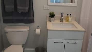 Apartment, 1 Bedroom | Bathroom