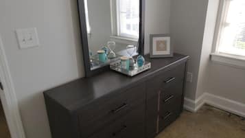 Apartment, 1 Bedroom | Room amenity