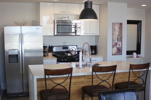 Apartment, 1 Bedroom | Private kitchen - Thomas Jefferson Towers (Birmingham)