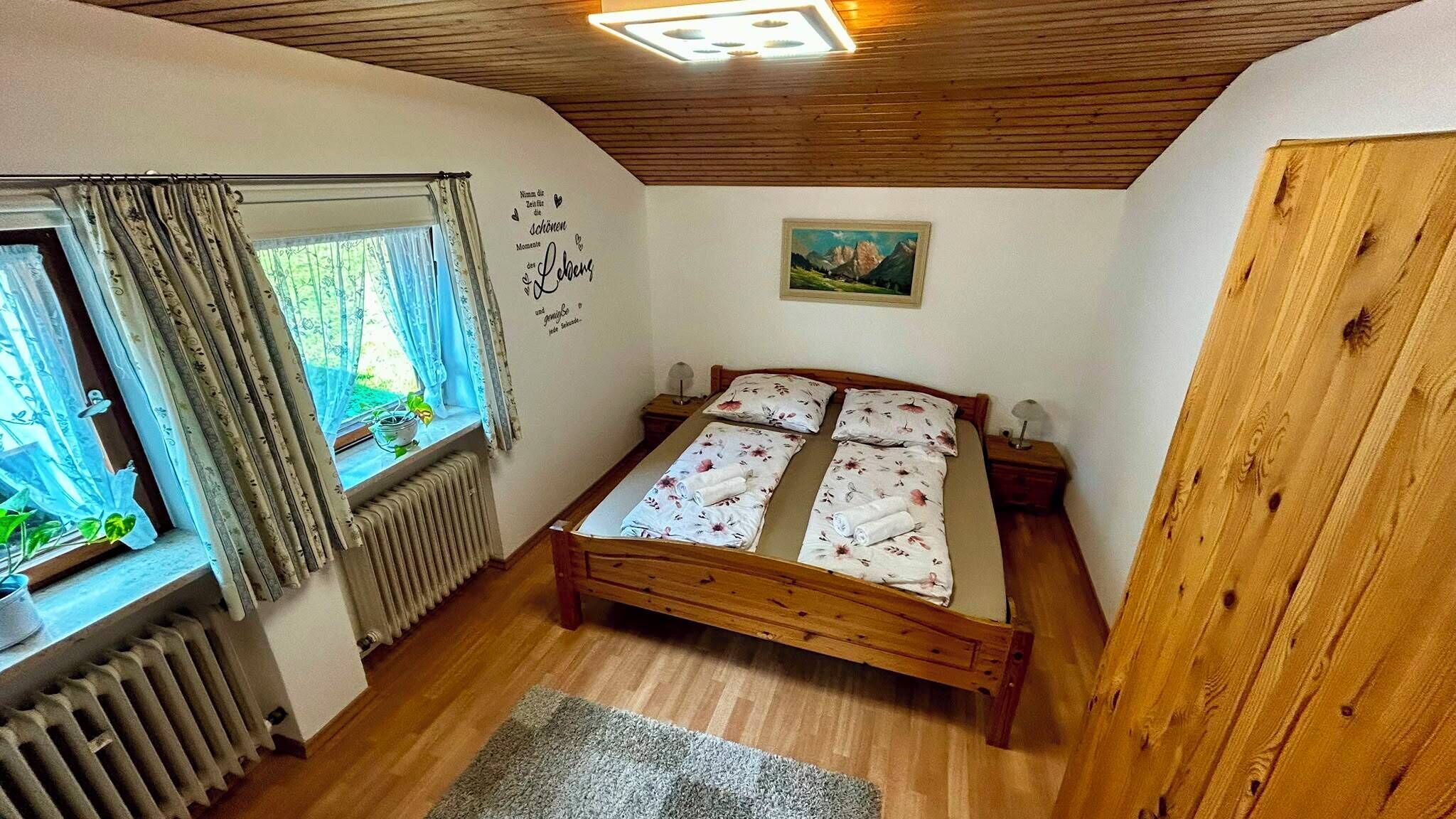 Ferienwohnung Nr. 1, Für 1-3 Personen, 40 M², 1 Schlafzimmer, Wohnküche, Bad - Bischofswiesen
