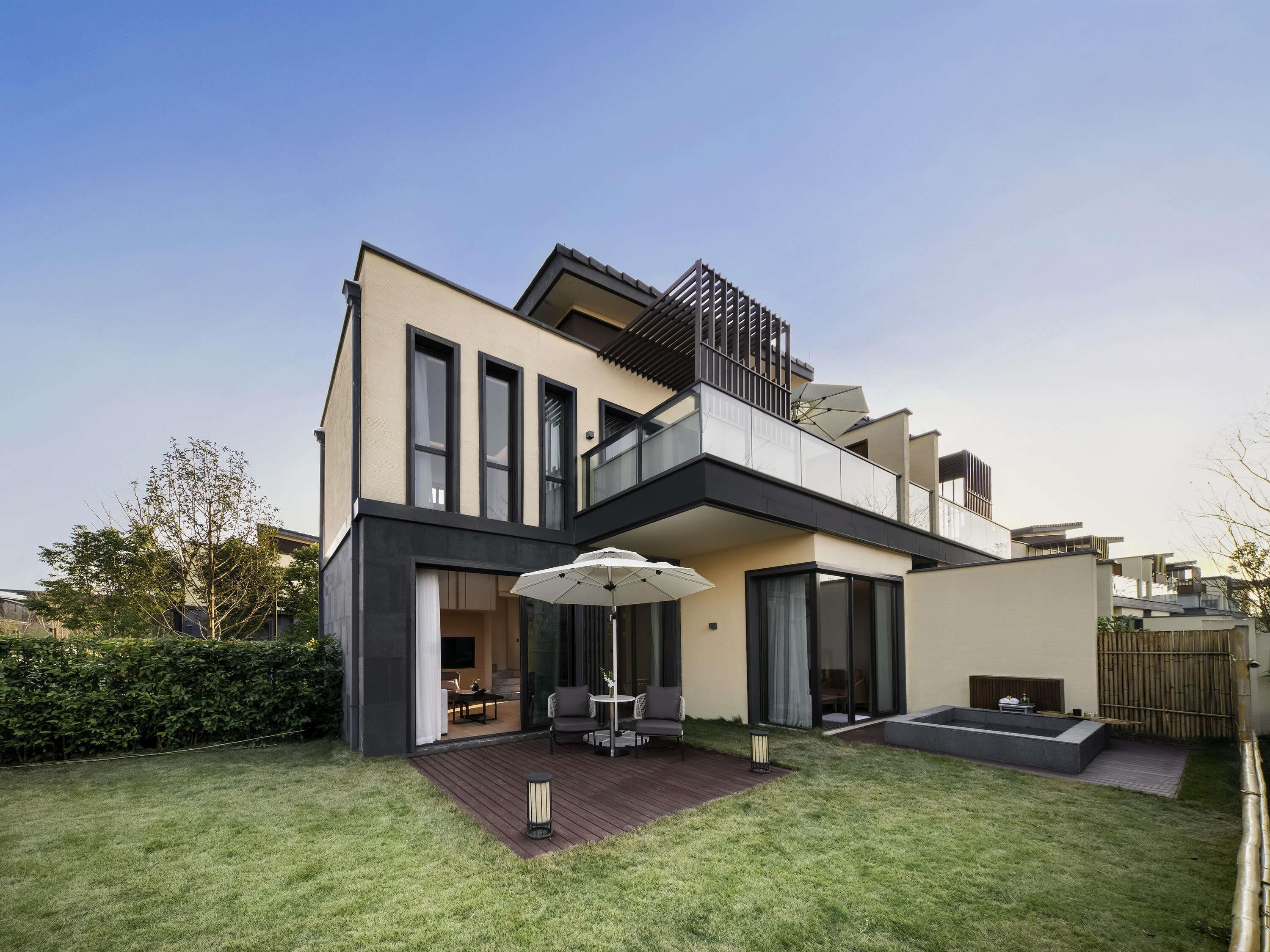 Villa, Mehrere Betten, Gartenblick (Spring) | Hochwertige Bettwaren, Daunenbettdecken, Pillowtop-Betten, Minibar