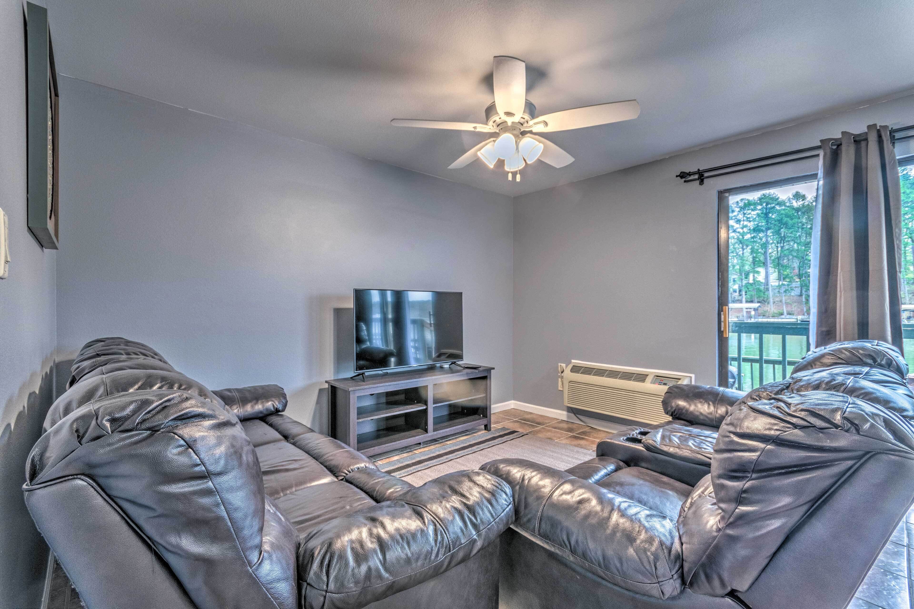 Mod Hot Springs Condo with Dock on Lake Hamilton!