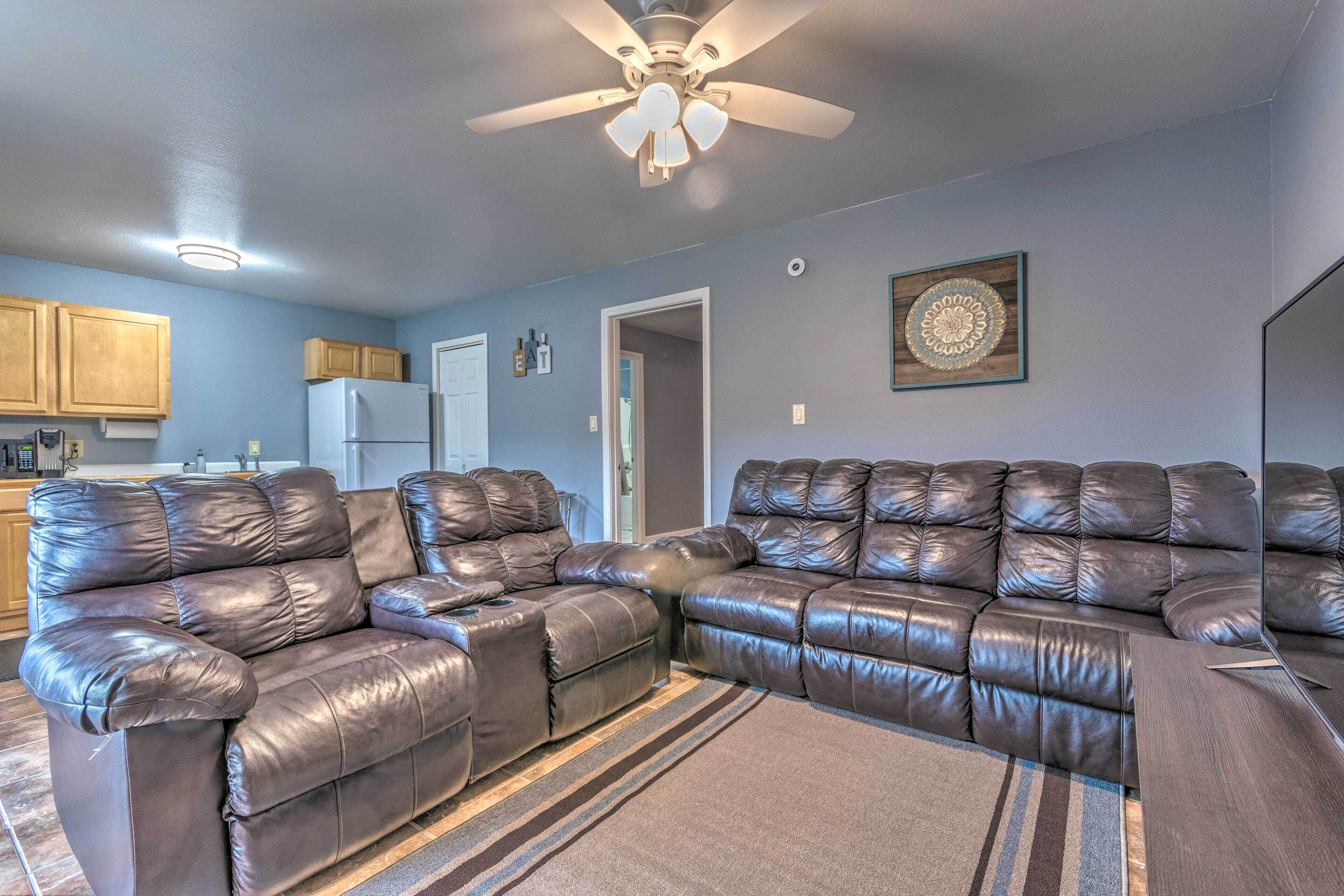 Mod Hot Springs Condo with Dock on Lake Hamilton!