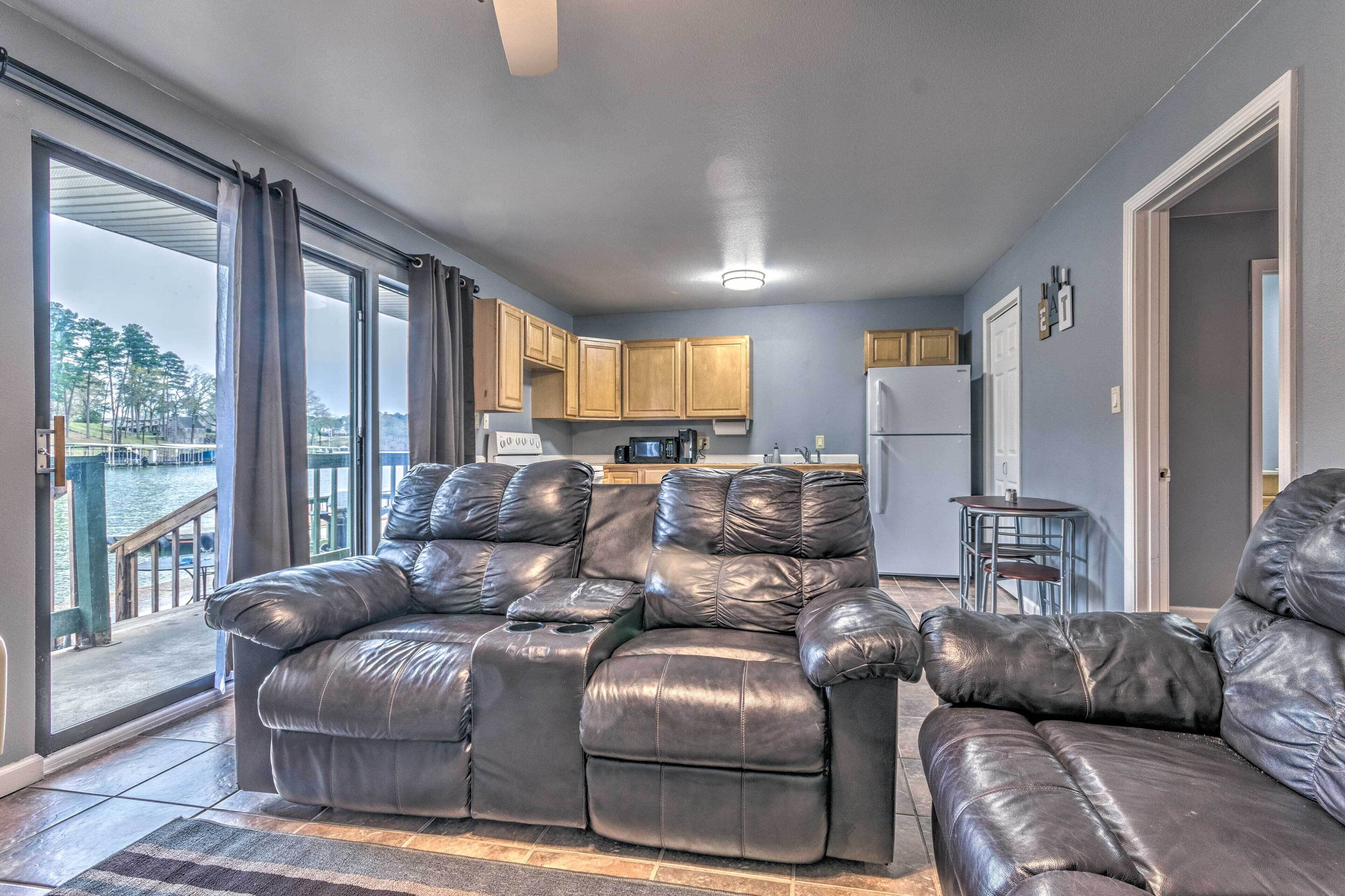 Mod Hot Springs Condo with Dock on Lake Hamilton!