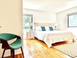 3 bedrooms, desk, iron/ironing board, free WiFi