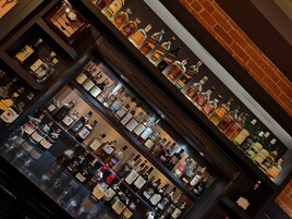 Bar (en el alojamiento)