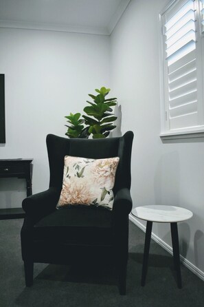Smart TV - CocoBrew Boutique Apartments (Rockhampton)