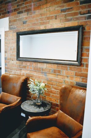 Smart TV - CocoBrew Boutique Apartments (Rockhampton)